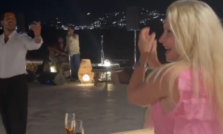 h-Ελένη-Μενεγάκη-στη-Νάξο-για-διακοπές-–-Βρέθηκε-σε-παραδοσιακό-γλέντι-και-διασκέδασε-με-την-ψυχή-της