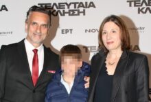 Νίκος-Ψαρράς-και-η-Έλενα-Καρακούλη-αγκαλιά-στην-Τήνο-–-Φωτογραφίες-από-τις-διακοπές-τους