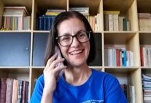 «Οδύσσεια»:-Η-Ελληνίδα,-Ρόζα-Φραγκοράπτη-πλαισίωσε-την-ταινία-του-Κρίστοφερ-Νόλαν-με-τη-λύρα-της-–-Η-συνάντησή-της-με-τον-σκηνοθέτη