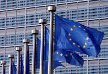 Βρετανία-και-ΕΕ-υπέγραψαν-επίσημα-τη-συνθήκη-για-το-Γιβραλτάρ,-διευκολύνοντας-τη-διέλευση-των-συνόρων