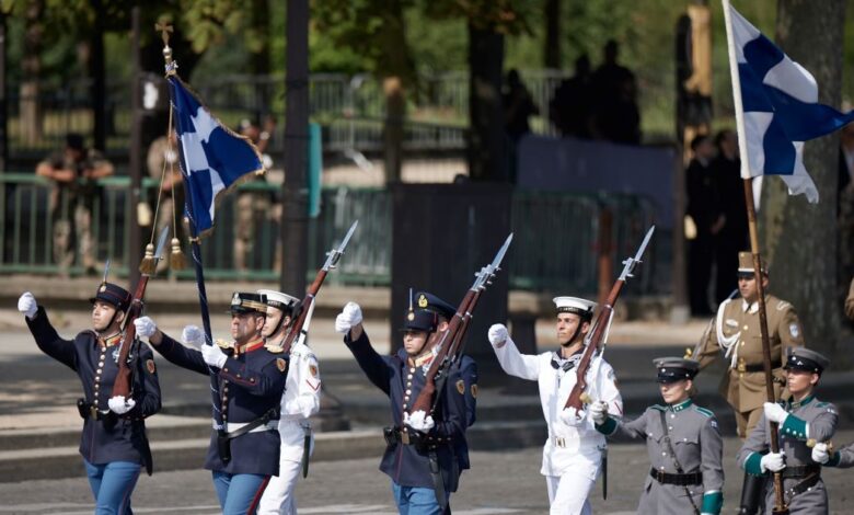 Ημέρα-της-Βαστίλης:-Το-ηχηρό-παρών-της-Ελλάδας-με-τα-«γαλανόλευκα»-rafale-και-το-άγημα-τιμών-του-ΓΕΕΘΑ