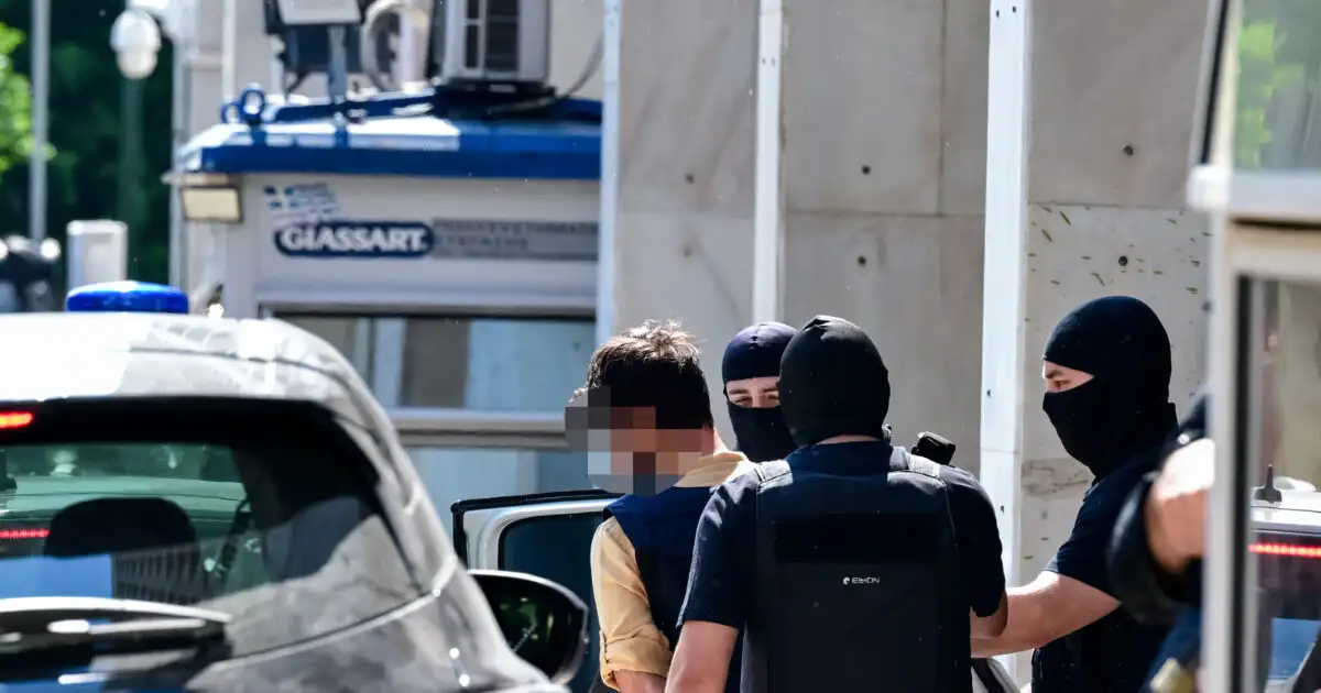 marfin:-Αρνούνται-τις-κατηγορίες-και-αμφισβητούν-το-ανώνυμο-ηλεκτρονικό-email-οι-δύο-42χρονοι-συλληφθέντες-για-την-εμπρηστική-επίθεση