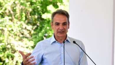 «Μπηχτές»-Μητσοτάκη-κατά-Σαμαρά-από-την-Εύβοια-για-την-πτώση-της-κυβέρνησης-της-ΝΔ-το-1993