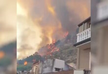 Σικελία:-«Σαρώνουν»-το-νησί-οι-πυρκαγιές-–-100-κάτοικοι-και-22-ασθενείς-κλινικής-απομακρύνθηκαν