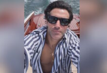 Ο-Πέτρος-Ιακωβίδης-κάνει-διακοπές-στην-Ιταλία-–-Η-βαρκάδα-στη-λίμνη-Κόμο