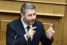 Ανδρουλάκης-σε-Μητσοτάκη:-Παραμένει-πρωθυπουργός-έχοντας-οργανώσει-πολλές-εκτροπές-σε-Βουλή-και-Σύνταγμα