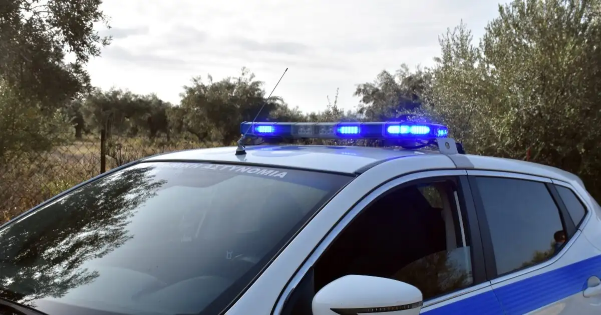 Μέγαρα:-Συνελήφθη-29χρονος-οδηγός-που-έτρεχε-με-208-χιλιόμετρα-την-ώρα-στην-Αθηνών-–-Κορίνθου