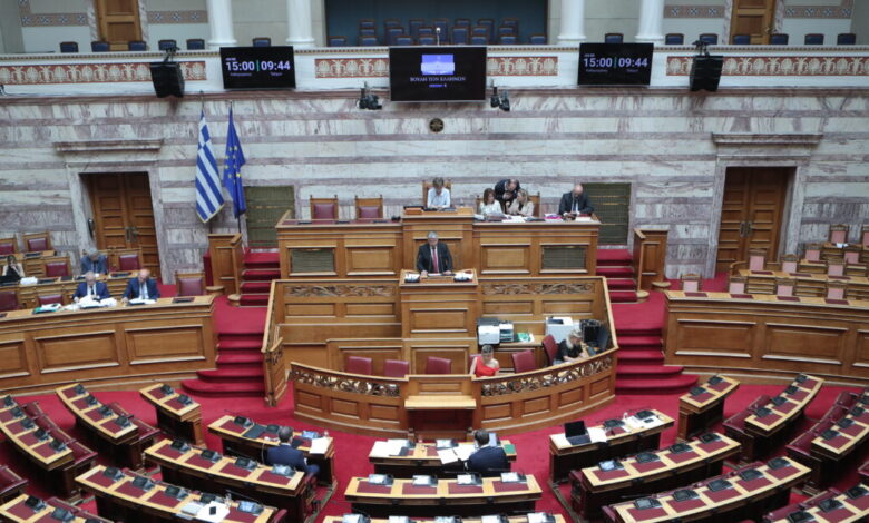 Συνταγματική-Αναθεώρηση:-Το-απόγευμα-η-πρώτη-κρίσιμη-ψηφοφορία-για-33-άρθρα