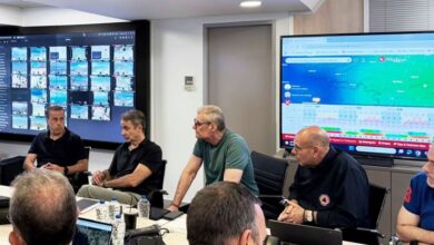 Ο-Κυριάκος-Μητσοτάκης-στο-Συντονιστικό-της-Πολιτικής-Προστασίας-για-τις-φωτιές-–-Ενημερώθηκε-για-όλα-τα-πύρινα-μέτωπα