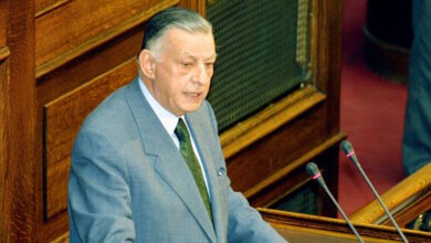 Τα-συλλυπητήρια-του-Νίκου-Δένδια-και-του-Τάκη-Θεοδωρικάκου-για-τον-θάνατο-του-Γιάννη-Βαρβιτσιώτη