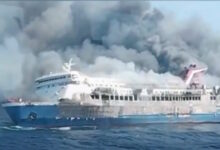 Τουλάχιστον-5-νεκροί-και-41-αγνοούμενοι-από-φωτιά-που-ξέσπασε-σε-πλοίο-στα-ανοιχτά-της-Ινδονησίας