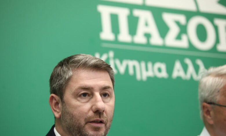 Δουλειά-και-τον-Αύγουστο-για-το-ΠΑΣΟΚ:-Στόχος-ένα-δυναμικό-come-back-από-Σεπτέμβριο