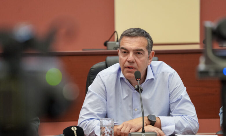 Αλέξης-Τσίπρας:-Η-χώρα-καίγεται,-οι-κυβερνητικές-δικαιολογίες-δεν-σβήνουν-τις-ευθύνες