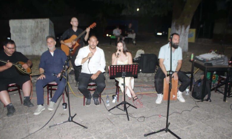 Με-μεγάλη-συμμετοχή-κόσμου-η-λαϊκή-βραδιά-στη-Φιλύρα
