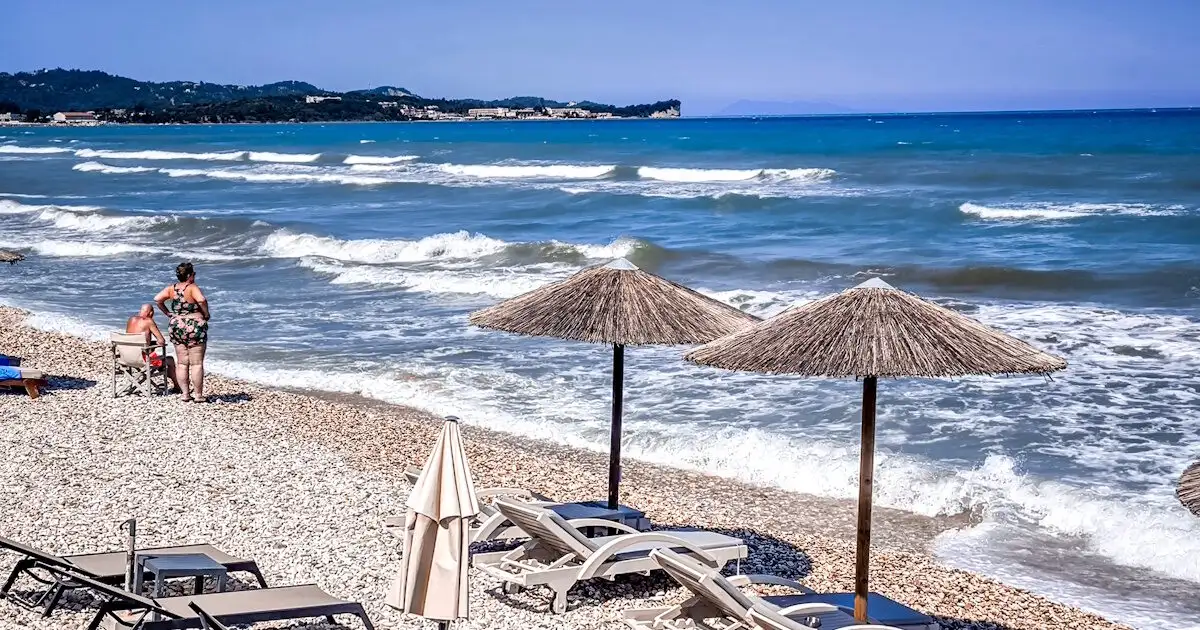 Καιρός-σήμερα:-Άνεμοι-6-μποφόρ-στην-Αττική,-έως-38-βαθμούς-η-θερμοκρασία-στη-χώρα-–-Πού-θα-βρέξει