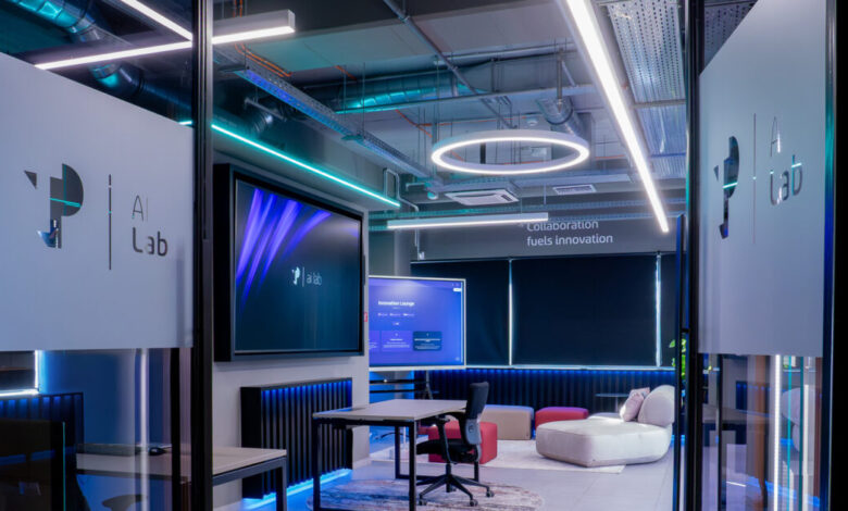 to-ai δεν-αντικαθιστά-τον-άνθρωπο-–-Επαναπροσδιορίζει-τον-τρόπο-που-δημιουργείται-αξία