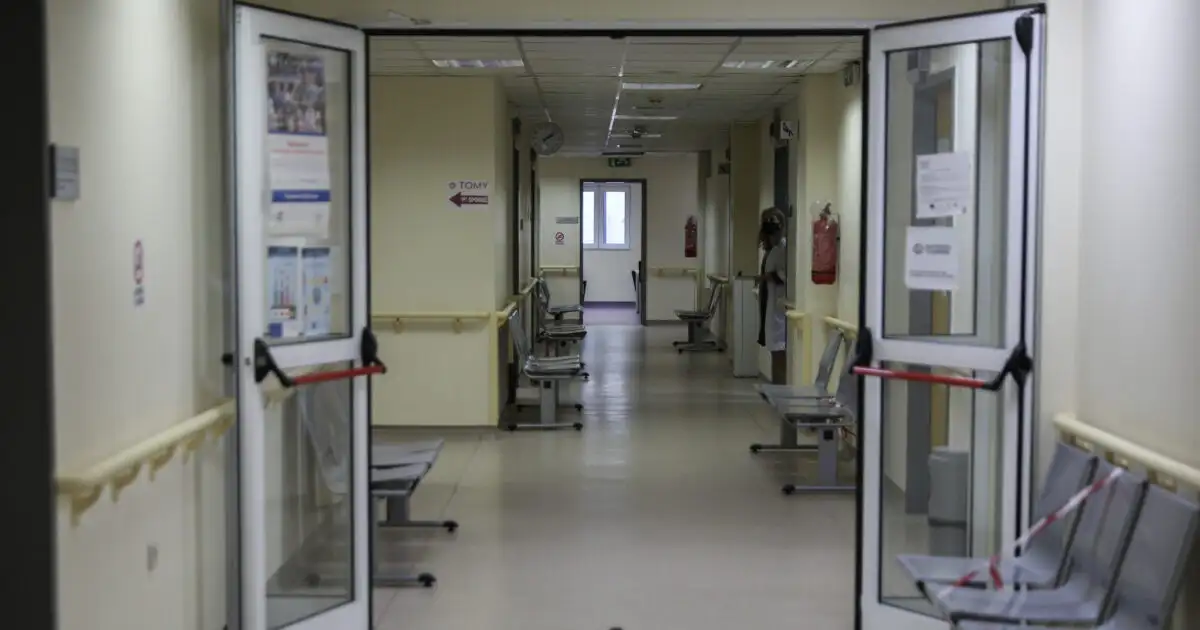 «Θερινή»-γρίπη-σε-εφήβους-και-νέους:-Γιατί-αυξάνονται-τα-κρούσματα-τον-Ιούλιο-και-τον-Αύγουστο