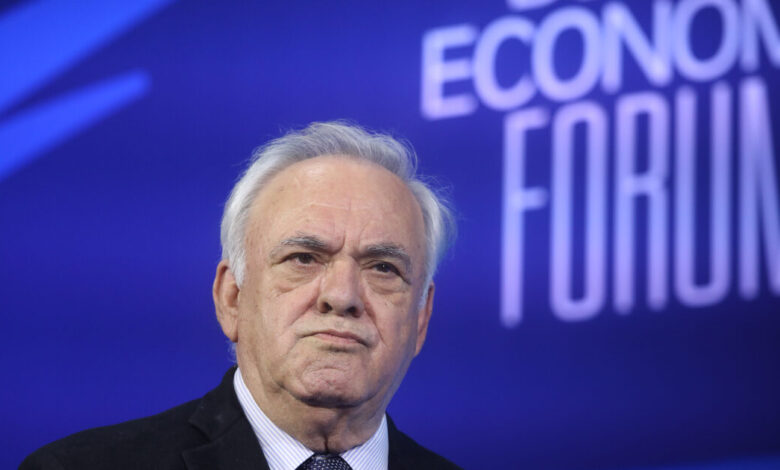 Το-«ευχαριστώ»-του-Γιάννη-Δραγασάκη-στους-γιατρούς-μετά-το-εξιτήριο-του-από-το-νοσοκομείο