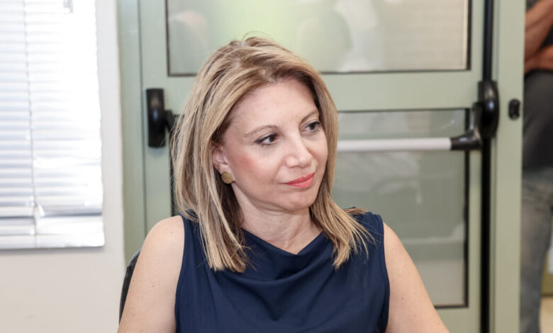 Μαρία-Καρυστιανού:-Συνεχίζονται-οι-αποχωρήσεις-από-την-«Ελπίδα-για-τη-Δημοκρατία»-–-«Δεν-συνθέτει,-αλλά-λειτουργεί-με-αρχηγικά-στερεότυπα»