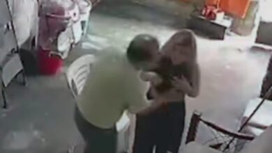 Περού:-Βίντεο-δείχνει-τη-στιγμή-της-σεξουαλικής-επίθεσης-σε-26χρονη-τραγουδίστρια-από-μαέστρο-ορχήστρας