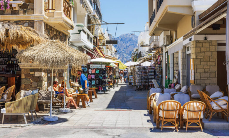 Το-χωροταξικό-για-τον-τουρισμό-βάζει-νέους-κανόνες-για-airbnb,-περιοχές-natura-και-νησιά