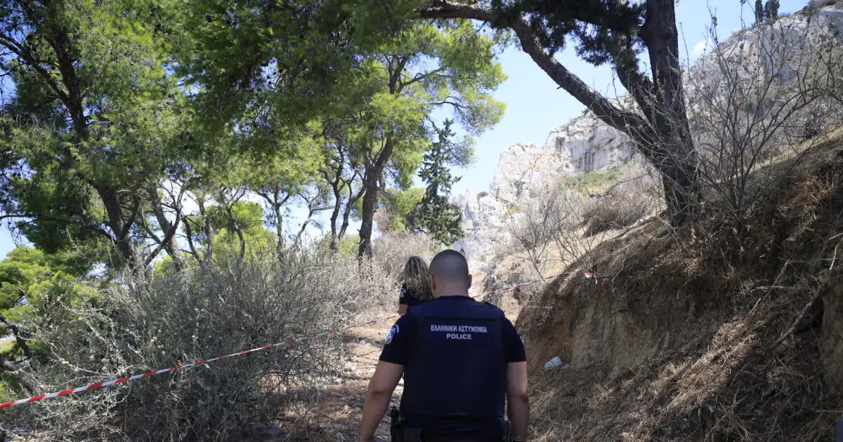 Λυκαβηττός:-Βρέθηκε-πτώμα-σε-σπηλιά-κοντά-στο-εκκλησάκι-των-Αγίων-Ισιδώρων