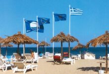 Γαλάζιες-Σημαίες-2026:-Αυτές-είναι-οι-17-καλύτερες-ακτές-στην-Αττική