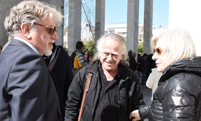 Νίκος-Καλογερόπουλος:-Η-νέα-ζωή-στην-Κυπαρισσία,-η-τελευταία-εμφάνιση-και-η-εξομολόγηση-στον-Γιώργο-Λιάγκα