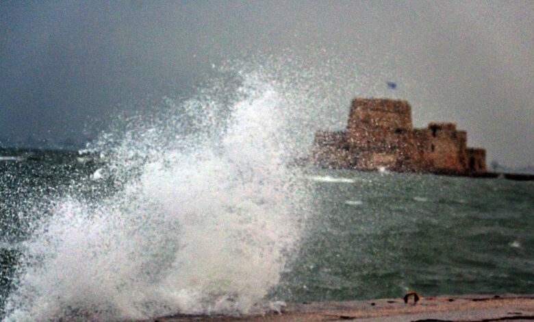Καιρός-σήμερα:-Άνεμοι-7-μποφόρ-στην-Αττική,-έως-37-βαθμούς-η-θερμοκρασία-στη-χώρα-–-Πού-θα-βρέξει