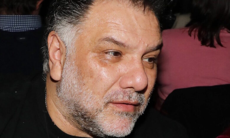 Γρηγόρης-Αρναούτογλου:-Το-συγκινητικό-«αντίο»-στον-Νίκο-Καλογερόπουλο-λίγες-ώρες-πριν-από-την-κηδεία-του