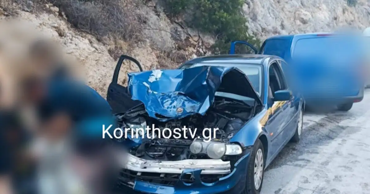 Σοβαρό-τροχαίο-στην-Κόρινθο:-Τραυματίστηκε-βαριά-άνδρας-που-βρισκόταν-πίσω-από-το-αυτοκίνητό-του