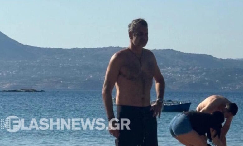 Κυριάκος-Μητσοτάκης:-Για-μπάνιο-στην-παραλία-στο-Μαράθι-Χανίων