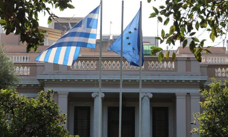Μαξίμου-vs-Τσίπρας:-Η-στρατηγική-της-κυβέρνησης-για-την-αποδόμηση-του-πρώην-πρωθυπουργού