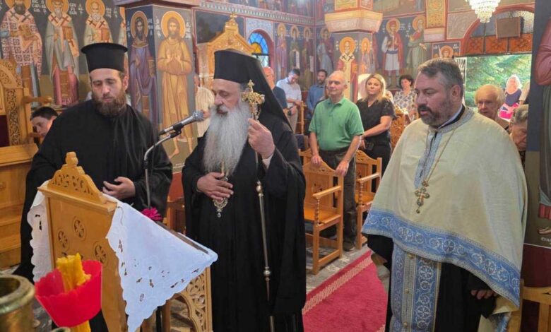 Στην-Αγία-Παρασκευή-Κορομηλιάς-ο-Μητροπολίτης-Θεόκλητος
