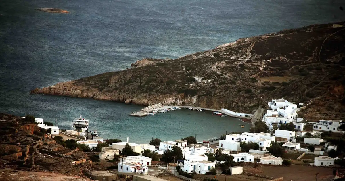 Κίμωλος:-«Το-μπάνιο-είναι-εκτός-κτιρίου»-περιγράφει-ο-δήμαρχος-που-είχε-κάνει-την-ηλεκτρολογική-πιστοποίηση-στο-σπίτι-της-τραγωδίας-με-τον-17χρονο