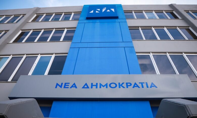 «Μάχη»-σε-δυο-μέτωπα-για-τη-ΝΔ:-Στο-στόχαστρο-Τσίπρας-και-Σαμαράς