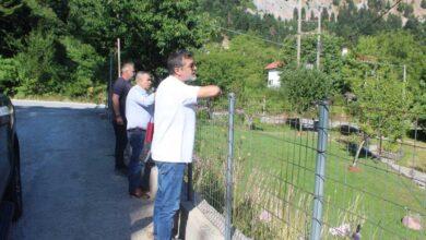 Στα-κάγκελα-ο-Μαράβας-για-το-νερό-–-Ποτίζουν-κήπους-και-δέντρα