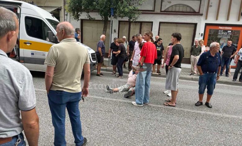 Καλαμπάκα:-Μηχανή-παρέσυρε-πεζό-–-Δύο-τραυματίες