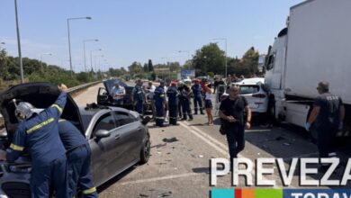 Πρέβεζα:-Φορτηγό-παρέσυρε-3-αυτοκίνητα-στην-υποθαλάσσια-σήραγγα-του-Ακτίου-–-3-τραυματίες-και-ουρές-χιλιομέτρων