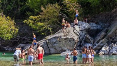 to-river-party-στην-παραλία-της-Μεσοχώρας-–-Δίπλα-στα-δροσερά-νερά-του-Αχελώου-(φωτο)