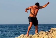 Ο-Αλέξης-Γεωργούλης-τρολάρει-την-προσπάθειά-του-να-περπατήσει-σε-βράχια