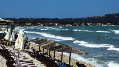 Καιρός:-Τα-ισχυρά-μελτέμια-την-Κυριακή-θέτουν-σε-red-code-Αττική,-Εύβοια,-Βοιωτία,-Κυκλάδες-και-Κρήτη-–-Πότε-υποχωρούν