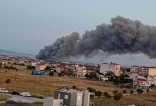Λάρισα:-Μεγάλη-φωτιά-στην-ΚΑΡΑΤΖΗ-–-112,-κλειστά-παράθυρα-και-μετρήσεις-αέρα