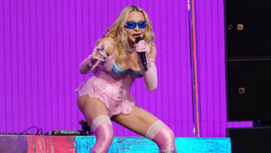 madonna:-Γενέθλια-στην-Κέρκυρα-με-χορό-πάνω-σε-σκάφος-–-Η-έκπληξη-που-την-περίμενε