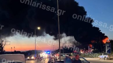 Μεγάλη-φωτιά-σε-εργοστάσιο-πλαστικών-στη-Λάρισα-–-Ήχησε-το-112-λόγω-των-μαύρων-καπνών