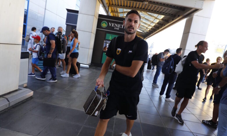 Το-μήνυμα-του-πιλότου-στην-ΑΕΚ:-«Ευχόμαστε-στον-δικέφαλο-αετό-να-πετάξει-στη-league-phase-του-champions-league»