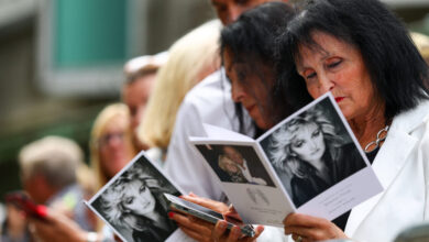 bonnie-tyler:-Το-συγκινητικό-τελευταίο-αντίο-–-Τραγούδησαν-το-«total-eclipse-of-the-heart»-στην-κηδεία-της