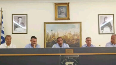 Κατσαφάδος-από-Σαλαμίνα:-Προτεραιότητα-η-γρήγορη-καταγραφή-των-ζημιών-και-οι-αποζημιώσεις,-την-Τρίτη-ξεκινούν-οι-αυτοψίες