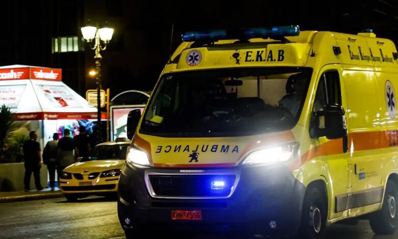 Σοβαρό-τροχαίο-στην-Ποσειδώνος:-Τραυματίας-οδηγός-μηχανής-μετά-από-σύγκρουση-με-ταξί