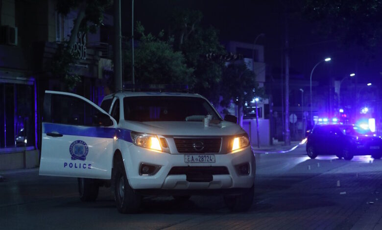 Γαστούνη:-Επίθεση-Ρομά-με-τραυματίες-δύο-αστυνομικούς-–-Απελευθέρωσαν-18χρονο-που-συνελήφθη-για-απάτες-και-αναζητούνται